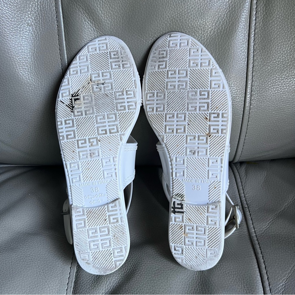 Givenchy Rubber Jelly Sandals White Sz 37 US 7 Casual Everyday Beach Vacation - Picture 9 of 14